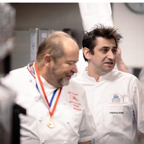 Les chefs Stéphane Pitré et Gilles Goujon En cuisine lors du concours de la meilleure brigade de France 2024